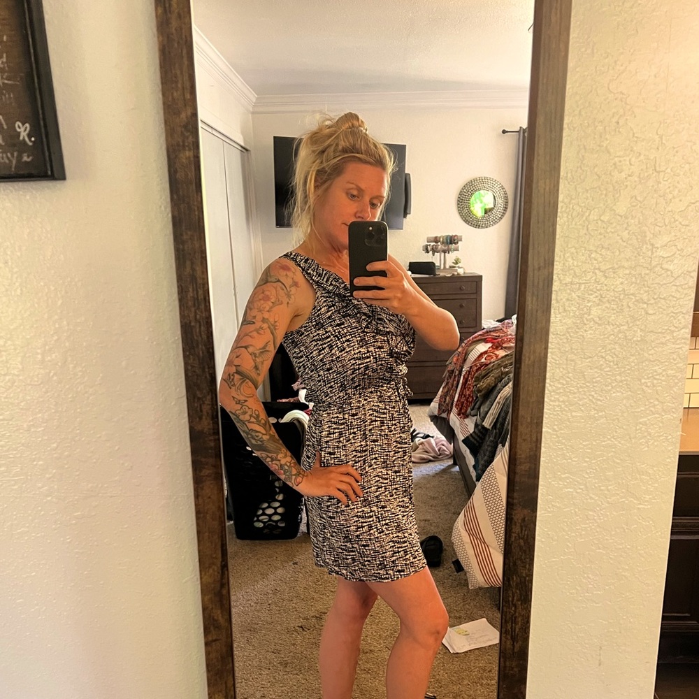 Silky back and white print dress